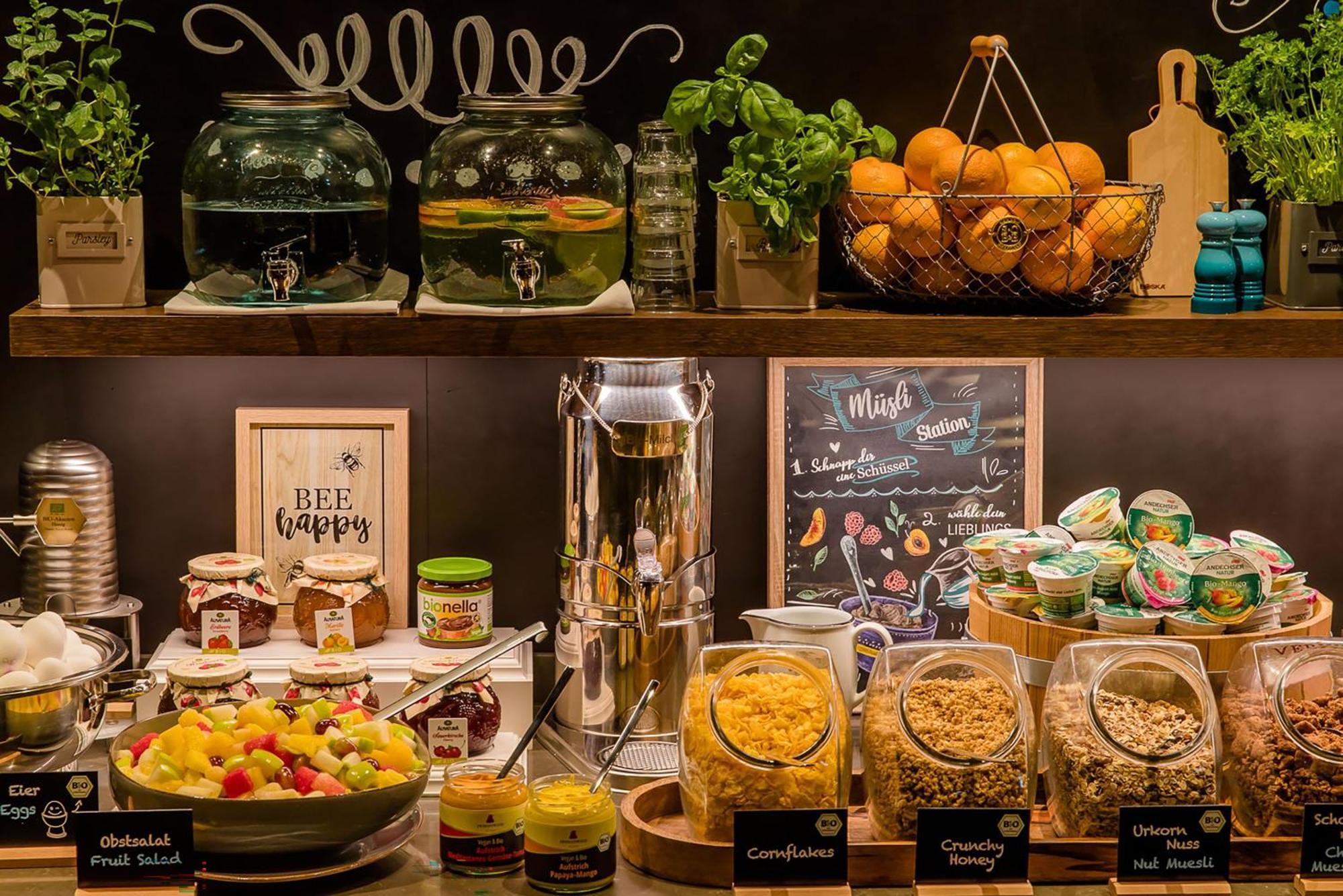 Motel One Manchester-Piccadilly ภายนอก รูปภาพ