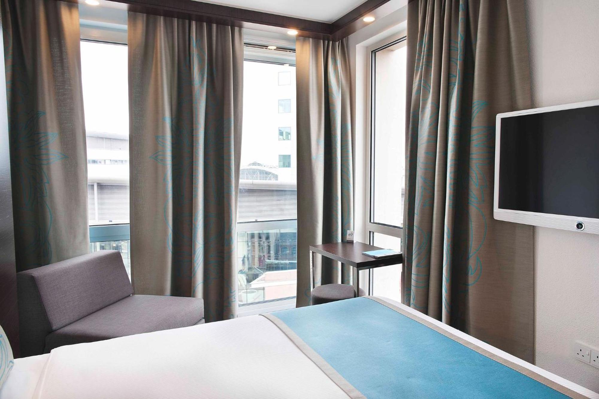 Motel One Manchester-Piccadilly ภายนอก รูปภาพ