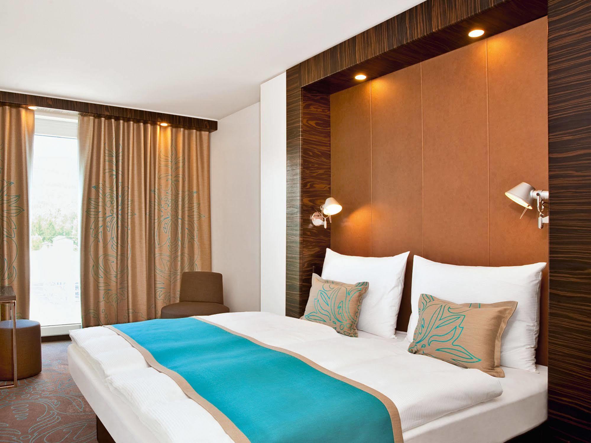 Motel One Manchester-Piccadilly ภายนอก รูปภาพ